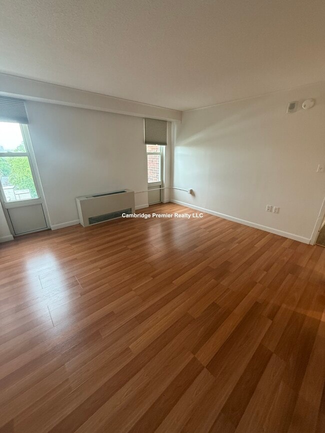 Photo - 15 West St Unit 4