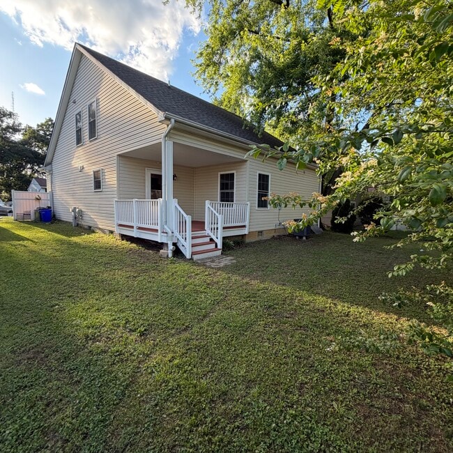 Photo - 220 Gross Ave
