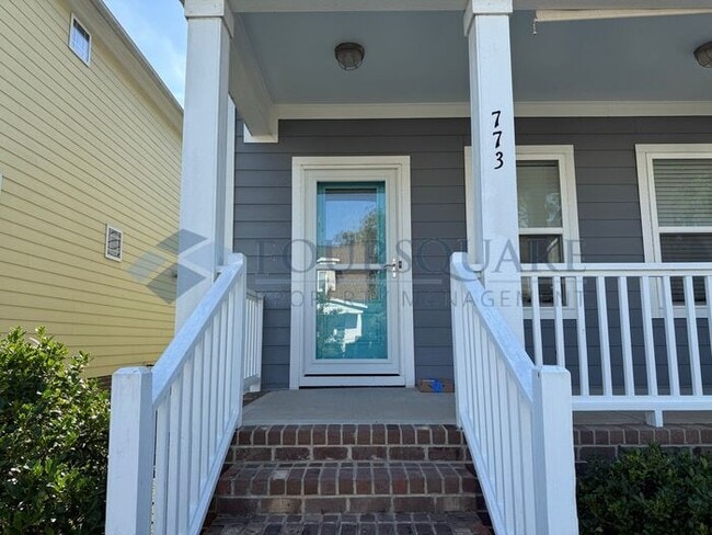 Photo - Lovely 3-Bedroom Home with Granite Kitchen, Office Nook & Finished Garage – Near Downtown Knightd...