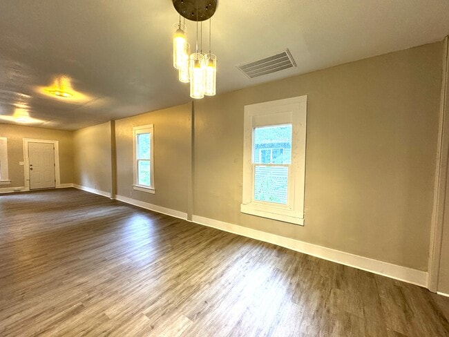Photo - 1607 Draper St