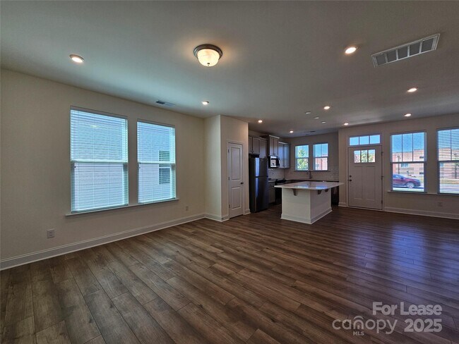 Photo - 1027 S Point Rd Townhome