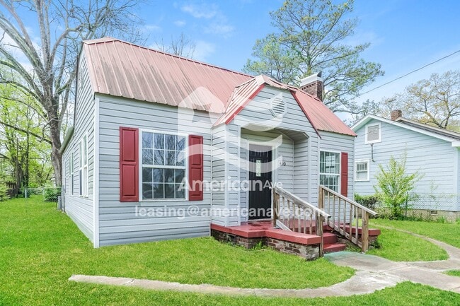 Photo - 410 8th St S
