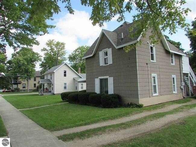 Building Photo - 209 S Fancher Ave Unit 209 S Fancher Street Mt P