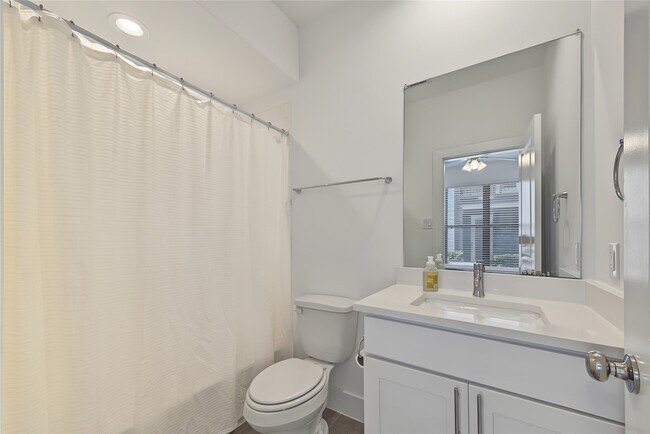 Photo - 2208 McGowen St