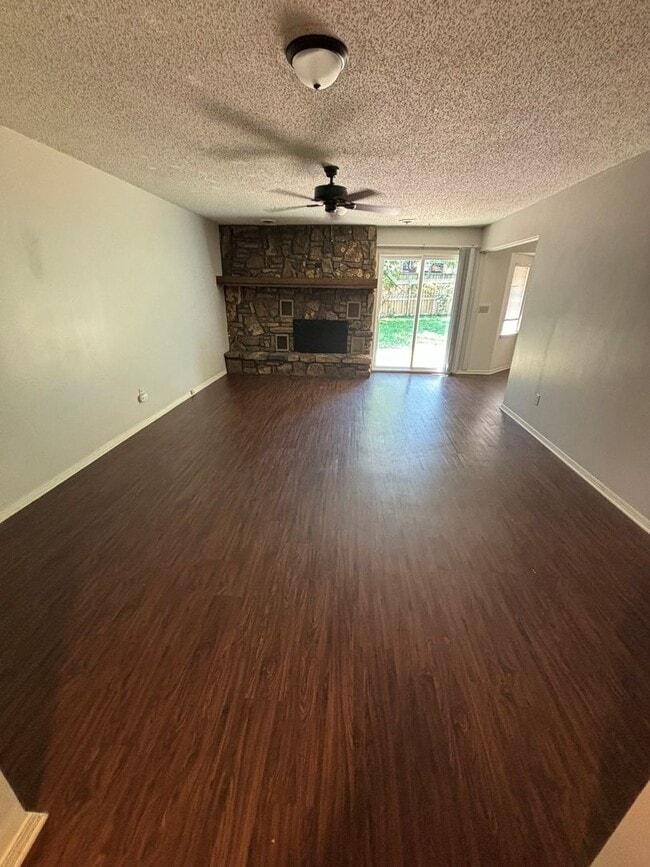 Photo - 3203 Cherokee Dr