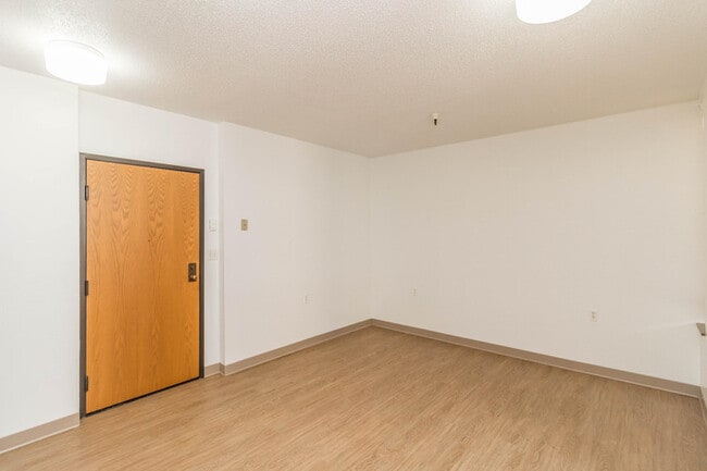 Photo - 400 Building