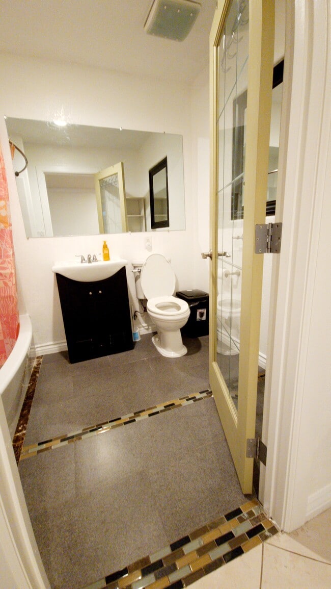 Photo - 2744 E Bennett Ave