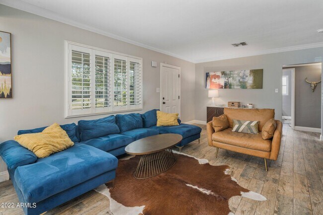 Photo - 4302 E Wilshire Dr