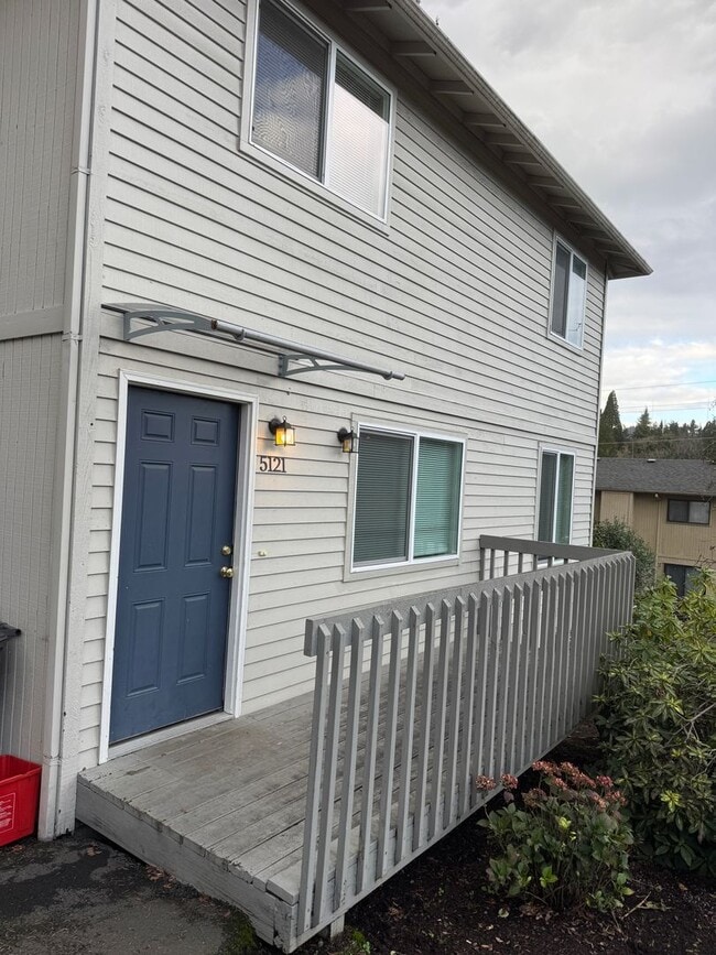 Photo - Spacious 2br/1.5ba 2-level Apt with washer/dryer included Unit 5121