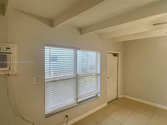 Photo - 1079 SE 22nd Ave Unit 3S