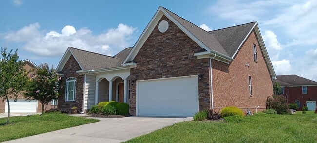 Photo - Heron's Landing 4 BD/ 3BTH Available May 14th