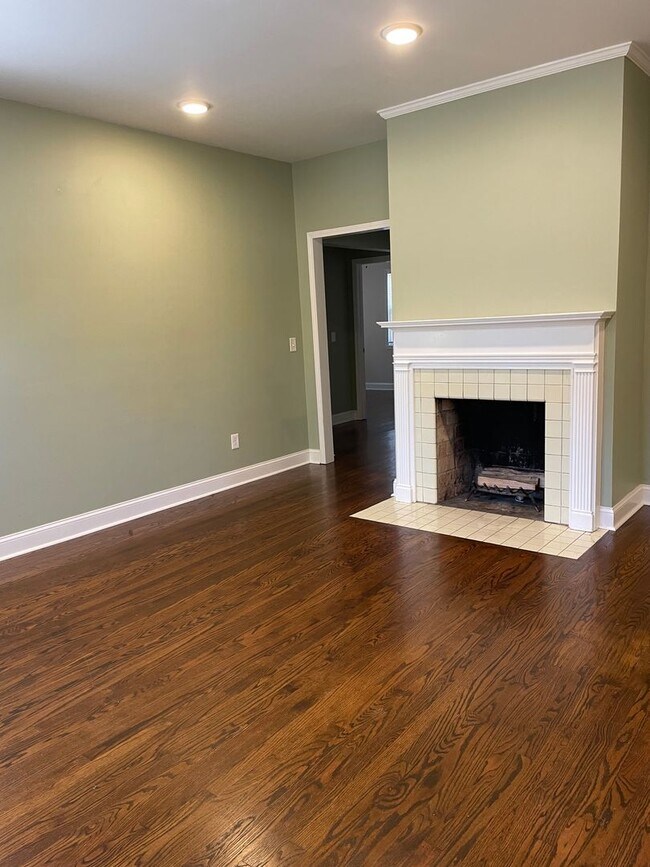 Beautiful Remodeled Home in Donelson House Rental in Nashville, TN
