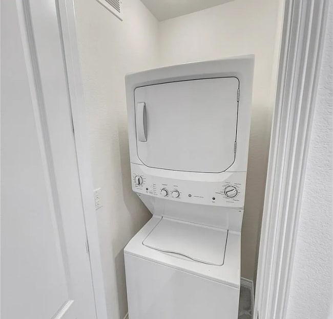 Photo - 14880 Chicago St