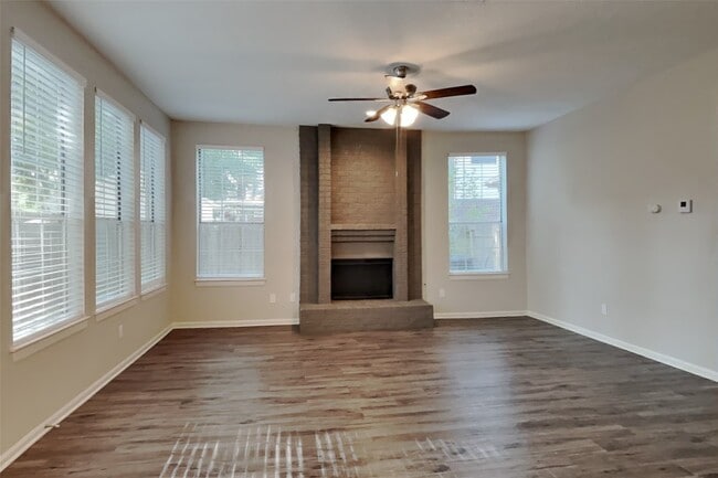 Photo - 4906 Echo Falls Dr