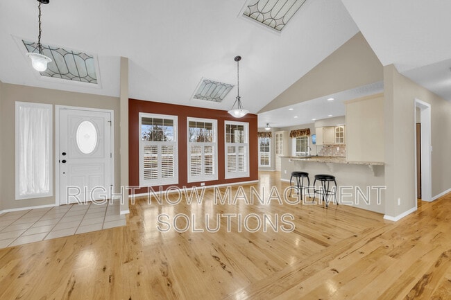 Photo - 8054 Ustick Rd