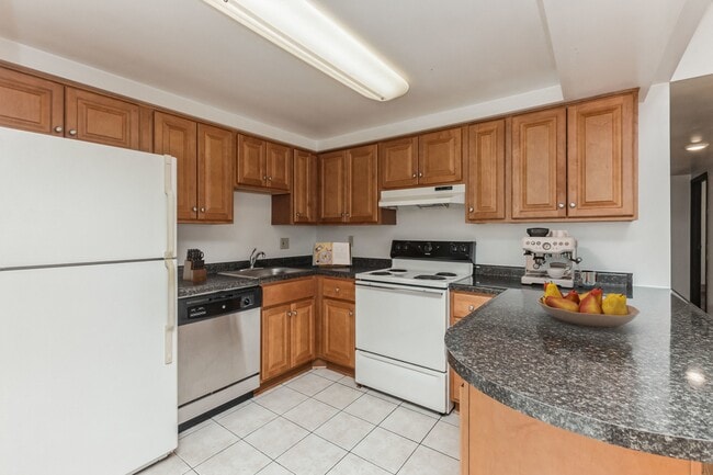 Photo - Bates Hill Apartments