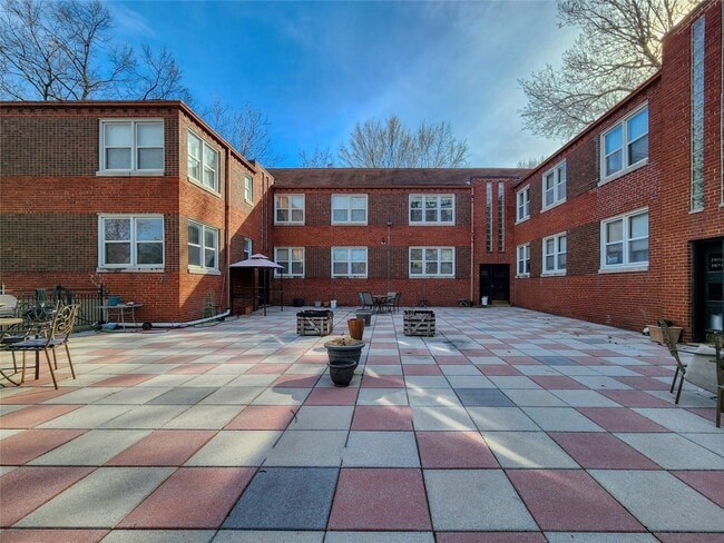 Building Photo - 7752 Wise Ave Unit 1