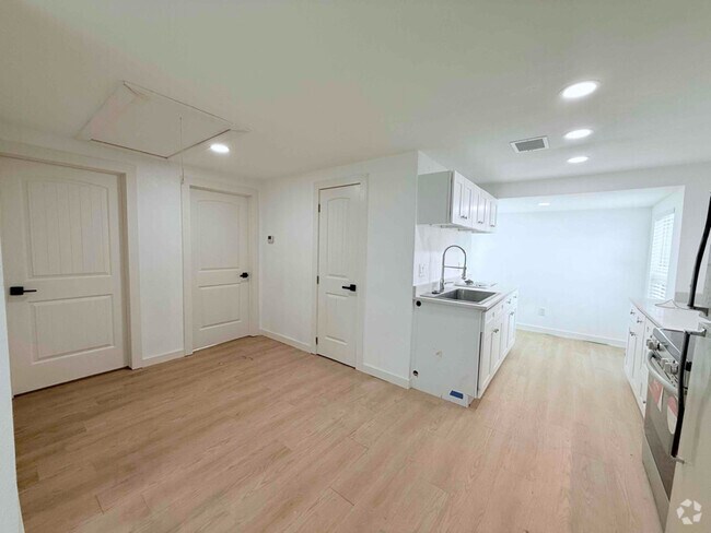 Building Photo - 503 Canadian St Unit B Rental