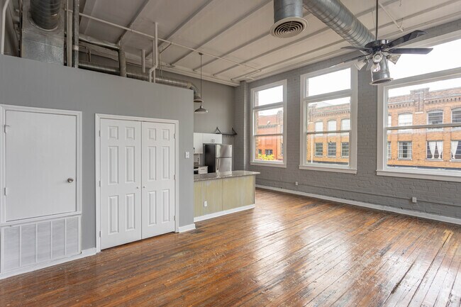 1BR, 1BA - 1,215SF