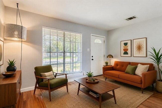 Photo - 6803 Esther Dr