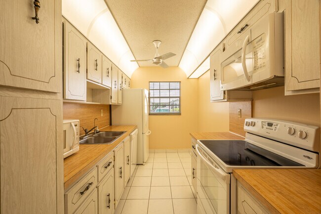 Photo - 14579 Canalview Dr