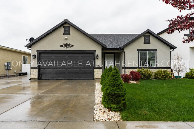 Building Photo - 4143 N Fairfield Dr