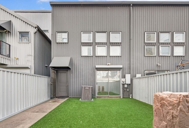 Building Photo - 706 Ruthven St