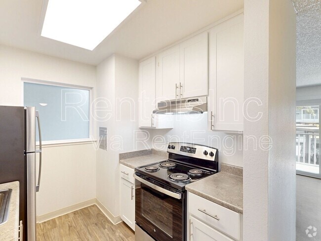 Building Photo - 521 Alameda del Prado Unit 324 Rental