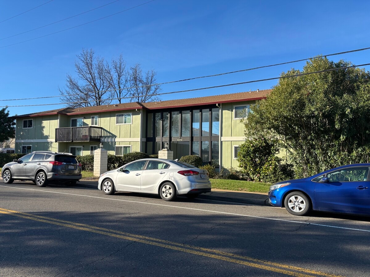 Front of the Complex - Manzanita Manor Apartments