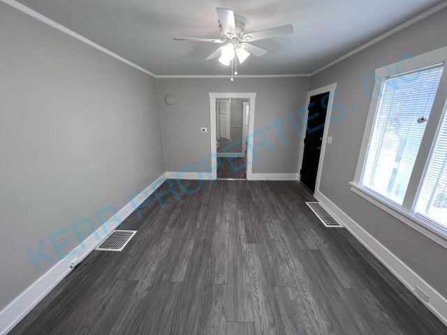 Charming 2-Bed Home in Portland's Heart with Cozy 768 Sq Ft Layout!