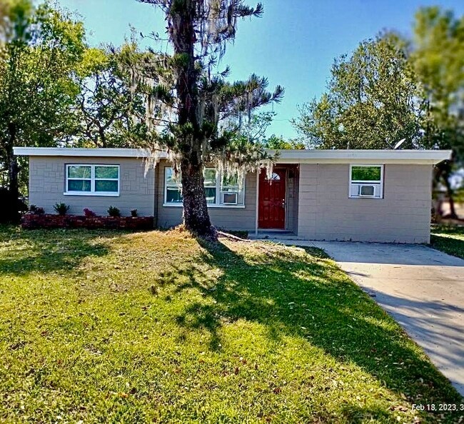 Building Photo - 1362 Gardenia Ave