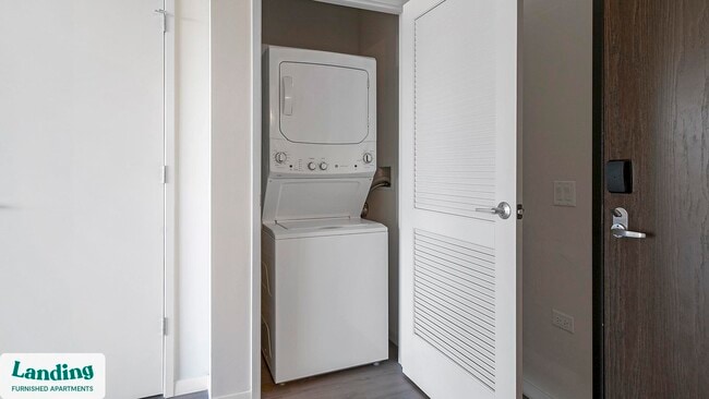 Photo - 2480-2522-2522 N Milwaukee Ave Unidad 364