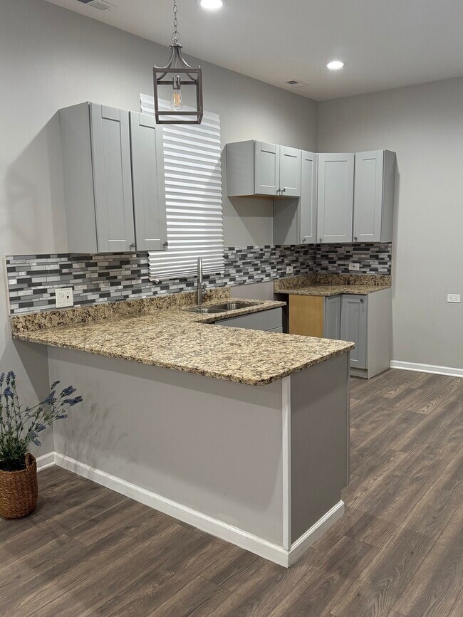 Photo - 2812 S Trumbull Ave Unidad 1