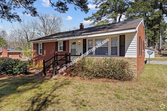 Building Photo - Nice home on quiet street!!!