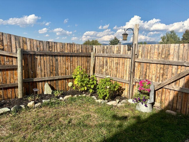 220 Slade Ave Unit B
