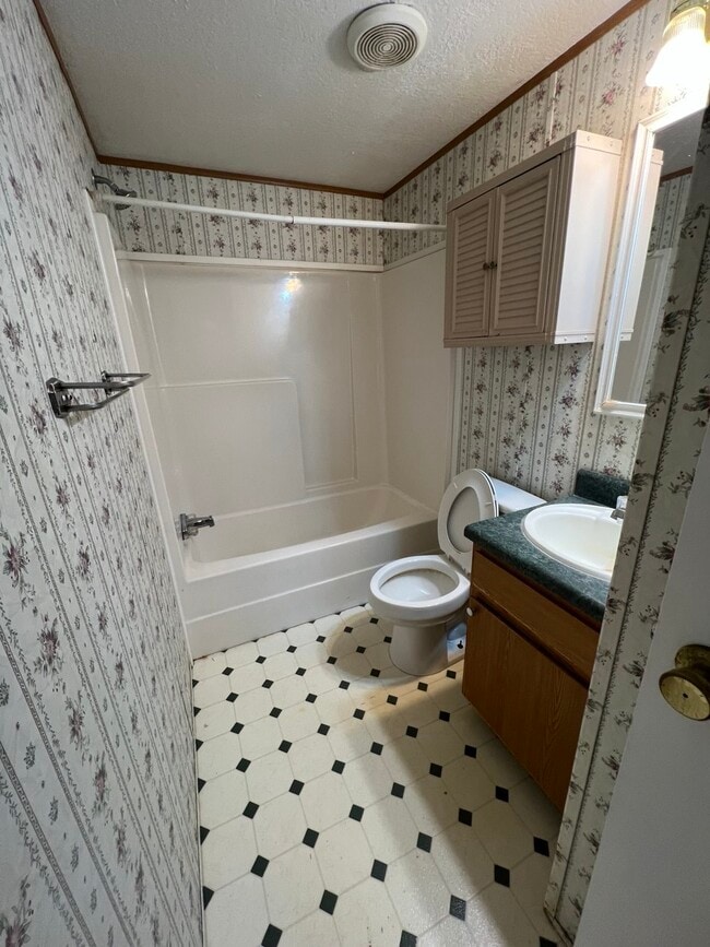 Photo - 34 Goldfinch Ln