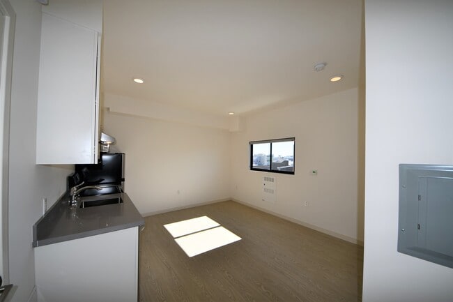 Photo - 1335 Folsom St
