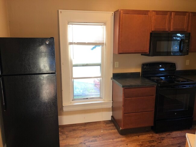 Photo - 818 Scott Ave