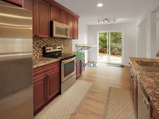 Photo - A beautiful 4 bed and 2 bathroom house for...