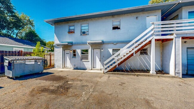 Photo - 560 McConnell Ave Unit #B