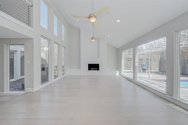 Building Photo - 915 Daria Dr Rental