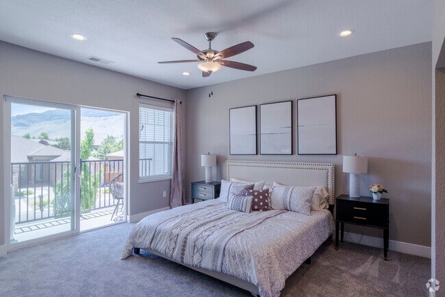 3HAB, 2,5BA - 1,649 ft² - Roseview Townhomes