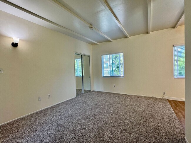 4284 Third Ave Unit 4284 3rd Ave
