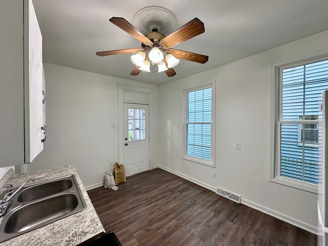 Photo - 1102 Pollock Ave