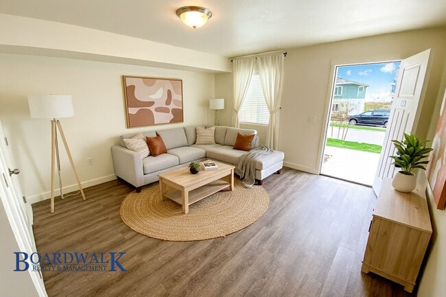 Photo - Stunning 3 Bed Townhome in Herriman