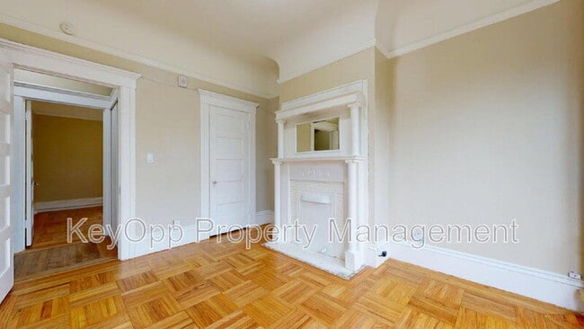 Photo - 1112 Lake St