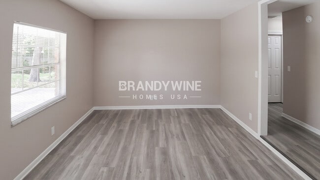 1024 Hallwood Loop