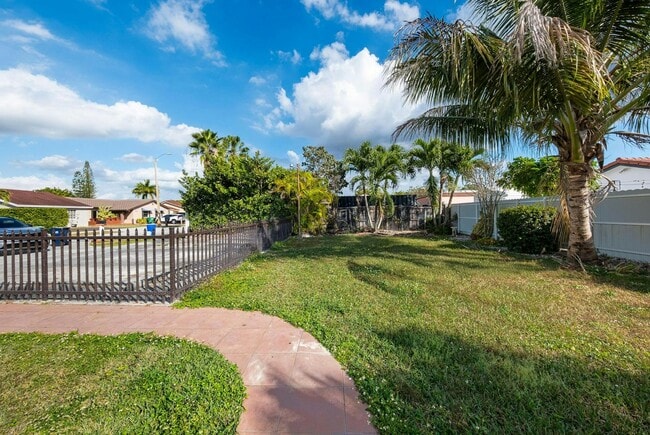 Photo - 2348 SW 138th Pl