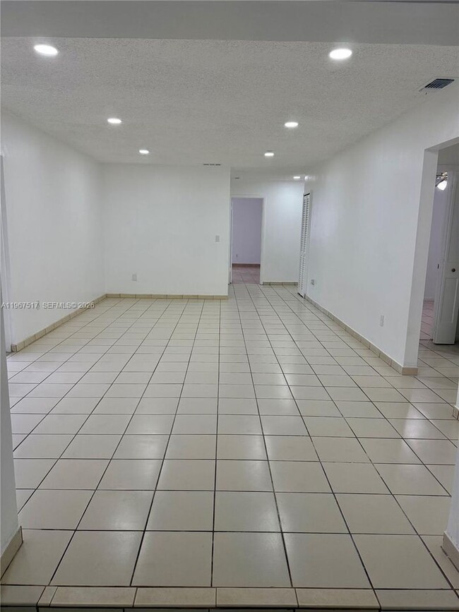 Photo - 5900 W 21st Ct