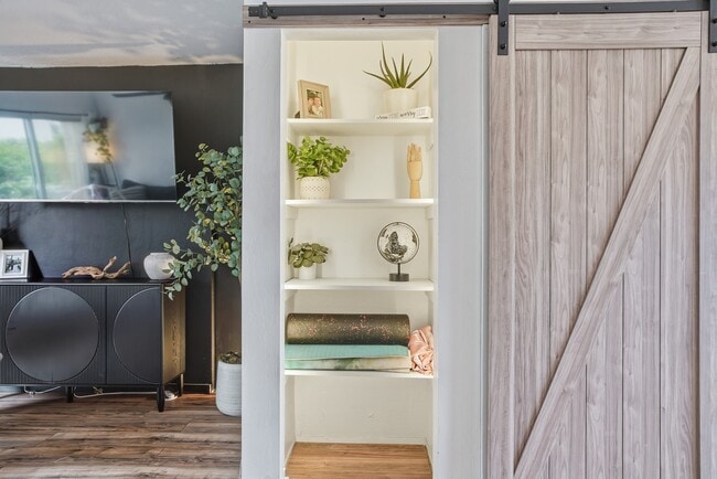 Photo - 4630 N 68th St Unidad 201